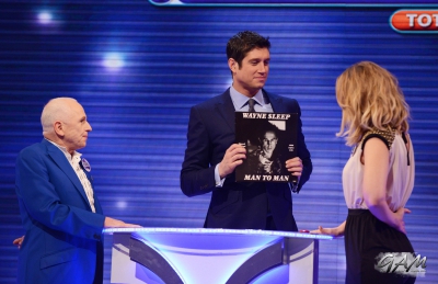 Kimberley_Walsh_on_All_Star_Family_Fortunes_05_01_14_28429.jpg