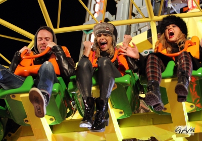 Sarah_Harding_at_Winter_Wonderland_23_11_13_281829.jpg