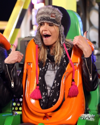 Sarah_Harding_at_Winter_Wonderland_23_11_13_282029.jpg