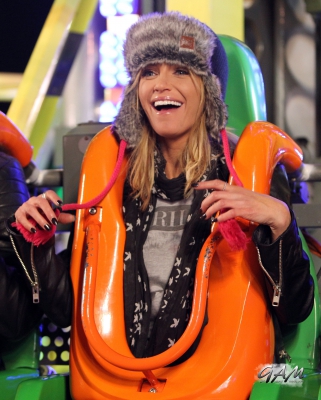 Sarah_Harding_at_Winter_Wonderland_23_11_13_282229.jpg