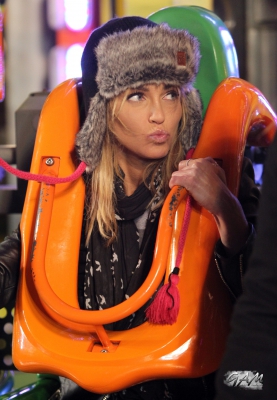 Sarah_Harding_at_Winter_Wonderland_23_11_13_28229.jpg