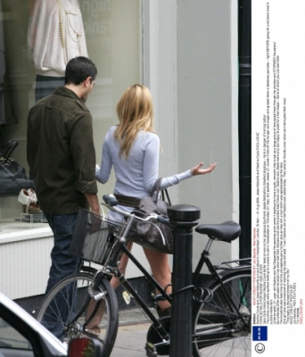 Nadine___Jesse_Out___About_Hampstead_London_31_08_06_28529.jpg