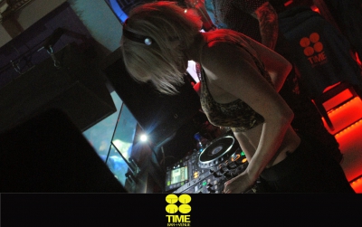Sarah_Harding_at_TIME_Bar_2B_Venue2C_Northern_Ireland_01_02_14_283129.jpg