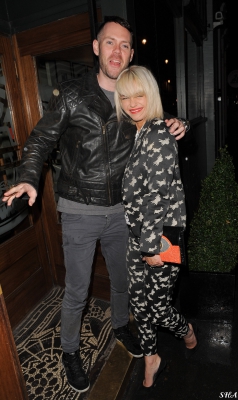 Sarah_Harding_Arriving_and_Leaving_the_InStyle_bafta_party_04_02_14_281329.jpg