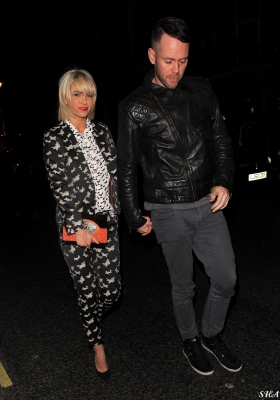 Sarah_Harding_Arriving_and_Leaving_the_InStyle_bafta_party_04_02_14_284529.jpg