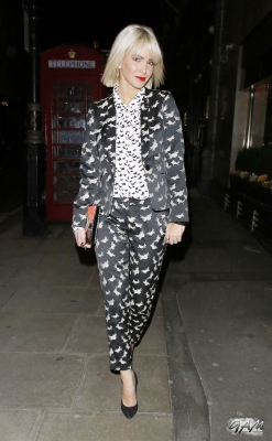 Sarah_Harding_Arriving_and_Leaving_the_InStyle_bafta_party_04_02_14_286229.jpg