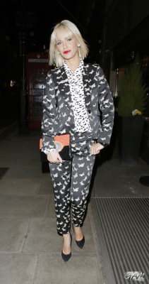 Sarah_Harding_Arriving_and_Leaving_the_InStyle_bafta_party_04_02_14_286829.jpg