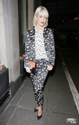 Sarah_Harding_Arriving_and_Leaving_the_InStyle_bafta_party_04_02_14_288029.jpg