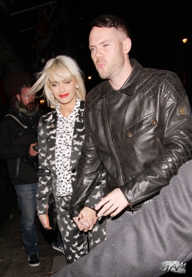 Sarah_Harding_Arriving_and_Leaving_the_InStyle_bafta_party_04_02_14_288329.jpg