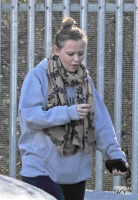 Kimberley_Walsh_at_petrol_station_25_02_14_281429.jpg