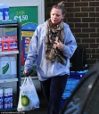 Имя файла=Kimberley_Walsh_at_petrol_station_25_02_14_28429.jpg
Размер файла=152КБ
Размеры=634x726
Дата=Март 01, 2014 Kimberley_Walsh_at_petrol_station_25_02_14_28429.jpg