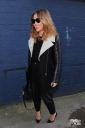 Имя файла=Kimberley_Walsh_leaving_a_recording_studio2C_London_05_03_14_281829.jpg
Размер файла=789КБ
Размеры=2579x3878
Дата=Март 09, 2014 Kimberley_Walsh_leaving_a_recording_studio2C_London_05_03_14_281829.jpg