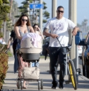 Nadine_Coyle_and_Jason_Bell_were_seen_with_their_newborn_daughter_in_LA_03_03_14_28529.jpg