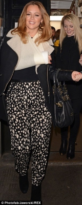 Kimberley_Walsh_leaving_Shaftesbury_Theatre_24_03_14_281029.jpg