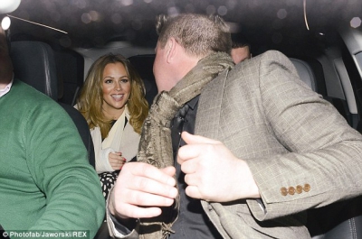 Kimberley_Walsh_leaving_Shaftesbury_Theatre_24_03_14_281829.jpg