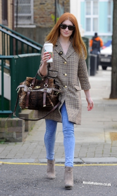 Nicola_Roberts_out_and_about_in_West_London_27_03_14_28929.jpg