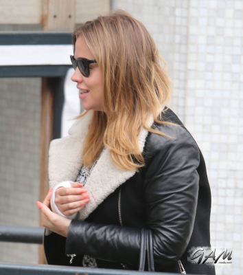 Kimberley_Walsh_arriving_at_the_ITV_Studios_03_04_14_282029.jpg