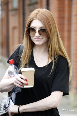 Nicola_Roberts_leaving_a_recording_studio_04_04_14_28129.jpg