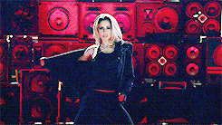 tumblr_n411drS7Ww1tyw6h2o2_250.gif
