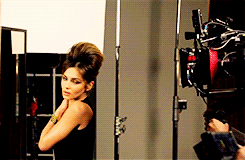 tumblr_n7zied8fQo1r211q8o3_250.gif