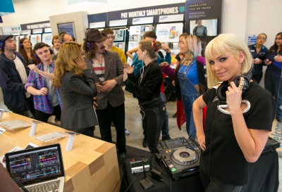 Sarah_Harding_hosts_silent_disco_at_Carphone_Warehouse2C_London_01_05_14_283029.jpg