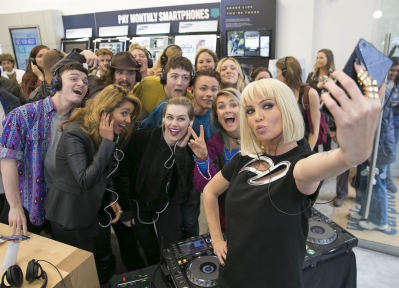 Sarah_Harding_hosts_silent_disco_at_Carphone_Warehouse2C_London_01_05_14_284129.jpg