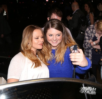 Kimberley_Walsh_leaving_the_Prince_Edward_Theatre_20_05_14_28729.jpg