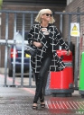Имя файла=Sarah_Harding_leaving_Lorraine_01_05_14_281129.jpg
Размер файла=428КБ
Размеры=1664x2272
Дата=Май 25, 2014 Sarah_Harding_leaving_Lorraine_01_05_14_281129.jpg