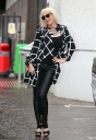 Имя файла=Sarah_Harding_leaving_Lorraine_01_05_14_281729.jpg
Размер файла=625КБ
Размеры=2176x3149
Дата=Май 25, 2014 Sarah_Harding_leaving_Lorraine_01_05_14_281729.jpg