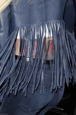Arriving_at_Kiss_FM_Studios_in_London_30_05_14_288129.jpg