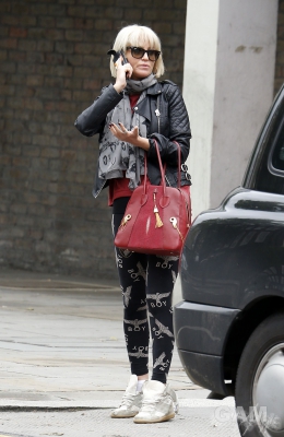 Sarah_Harding_out_and_about_in_London_28_05_14_282329.jpg