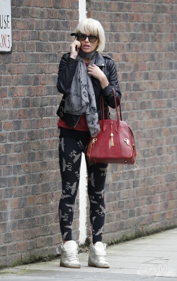 Sarah_Harding_out_and_about_in_London_28_05_14_28829.jpg