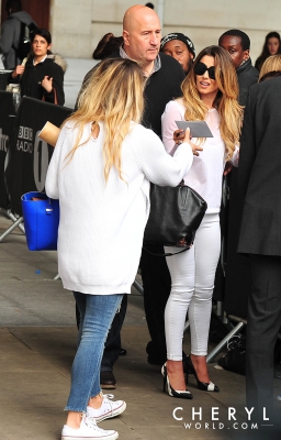Arriving_at_Radio_1_s_Studios_02_06_14_2811429.jpg