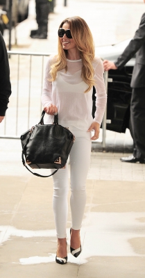 Arriving_at_Radio_1_s_Studios_02_06_14_284829.jpg