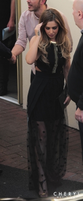 Leaving_the_Wembley_Arena_in_London_07_06_14_281029.jpg