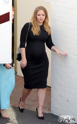 Kimberley_and_Nicola_arrivingleaving_Wembley_Arena_07_06_14_286529.jpg