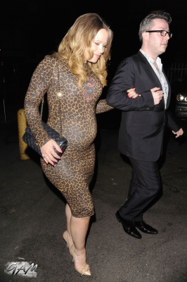 Kimberley_Walsh_leaving_Gilgamesh_restaurant_31_05_14_281829.jpg