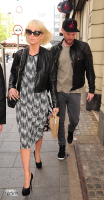 Sarah_Harding_arriving_leaving_the_premiere_of_Super_Juice_Me_26_04_14_281129.jpg