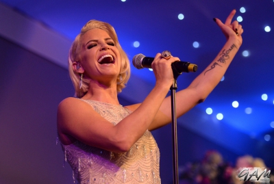 Sarah_Harding_attends_the_Street_Child_summer_time_ball__-_Performance_07_06_14_2812829.jpg