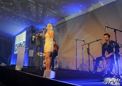 Sarah_Harding_attends_the_Street_Child_summer_time_ball__-_Performance_07_06_14_2813929.jpg