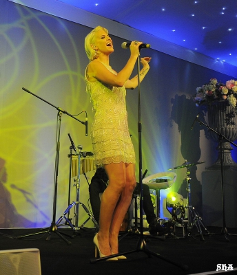 Sarah_Harding_attends_the_Street_Child_summer_time_ball__-_Performance_07_06_14_284529.jpg