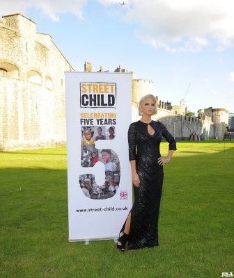 Sarah_Harding_attends_the_Street_Child_summer_time_ball_07_06_14_282129.jpg