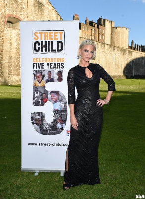 Sarah_Harding_attends_the_Street_Child_summer_time_ball_07_06_14_28529.jpg