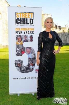 Sarah_Harding_attends_the_Street_Child_summer_time_ball_07_06_14_285429.jpg