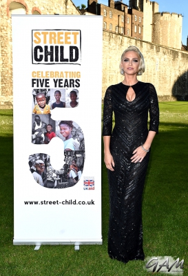 Sarah_Harding_attends_the_Street_Child_summer_time_ball_07_06_14_286429.jpg