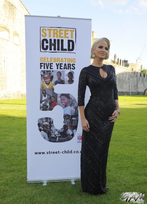 Sarah_Harding_attends_the_Street_Child_summer_time_ball_07_06_14_286529.jpg