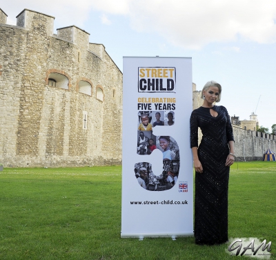 Sarah_Harding_attends_the_Street_Child_summer_time_ball_07_06_14_287329.jpg