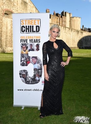 Sarah_Harding_attends_the_Street_Child_summer_time_ball_07_06_14_287729.jpg