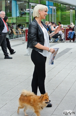 Sarah_Harding_visits_the_Queen_Elizabeth_Hospital_in_Birmingham_11_06_14_285029.jpg