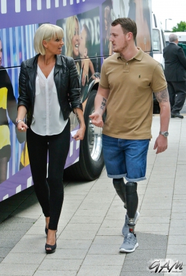 Sarah_Harding_visits_the_Queen_Elizabeth_Hospital_in_Birmingham_11_06_14_28529.jpg